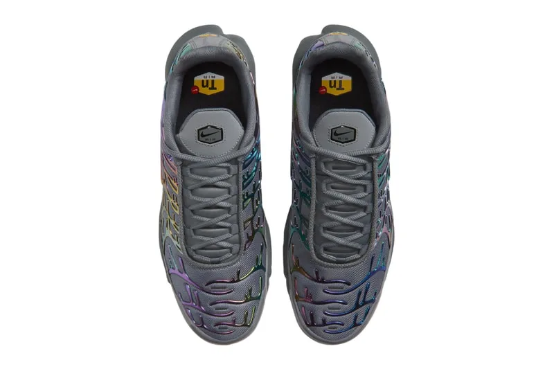 nike-air-max-plus-la-version/carousel-4.jpg