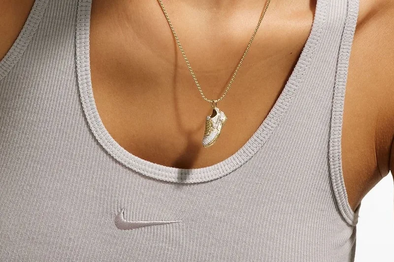 nike-bijoux-luxe-avec-pendentifs-air-force-1/carousel-2.jpg