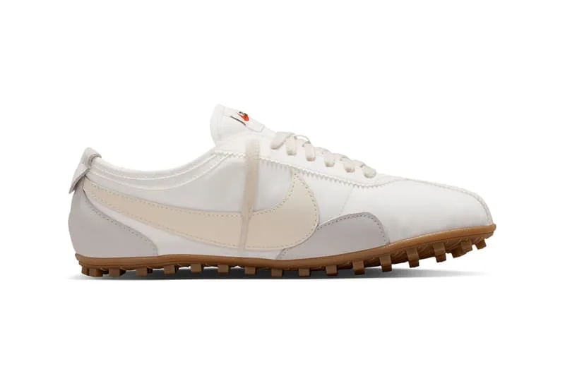 nike-devoile-la-moon-shoe-og-summit-white/carousel-1.jpg