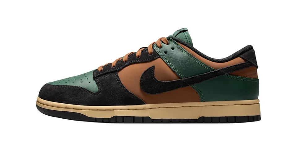 Chaussure de sport vert et marron avec semelle beige et noire.