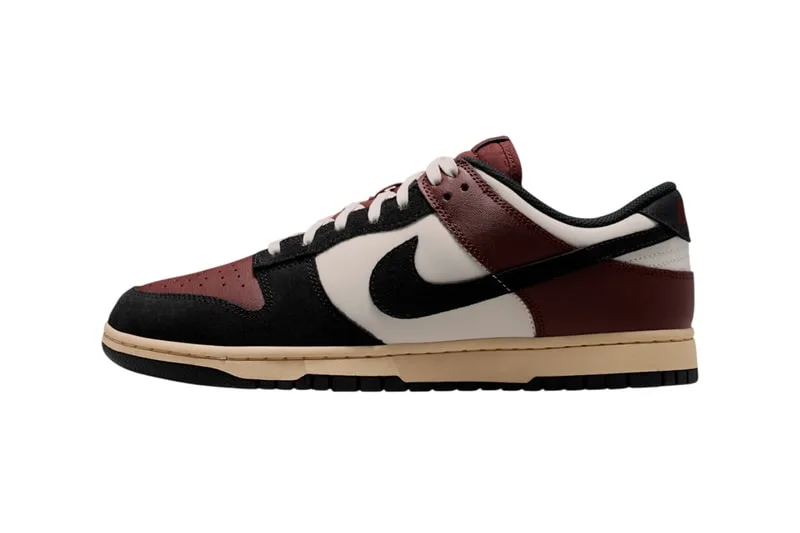 Chaussure basse bordeaux, blanche et noire avec logo Nike.