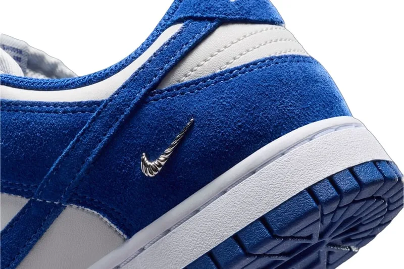 nike-dunk-low-old-royal-une-matiere-qui-fait-la-difference/carousel-7.jpg
