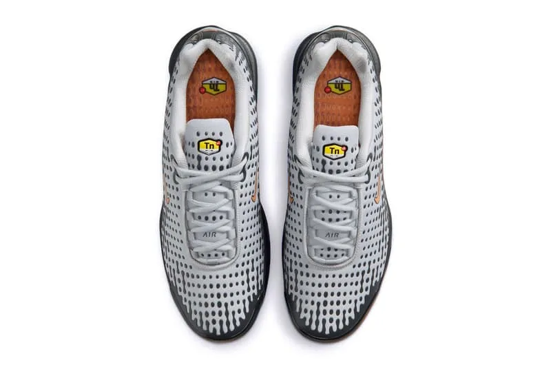 nike-enflamme-la-air-max-plus-vii-avec-laccent-hot-curry/carousel-4.jpg