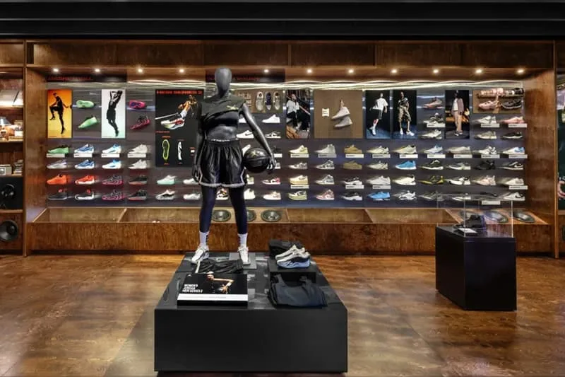 nike-et-jordan-un-pop-up-store-a-decouvrir-a-paris/carousel-5.jpg