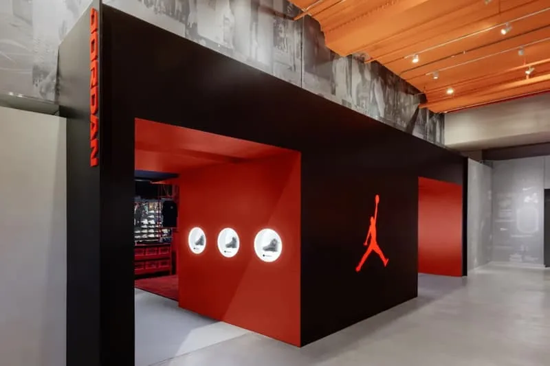 nike-et-jordan-un-pop-up-store-a-decouvrir-a-paris/carousel-6.jpg
