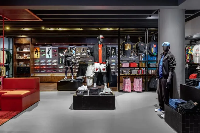 nike-et-jordan-un-pop-up-store-a-decouvrir-a-paris/carousel-9.jpg