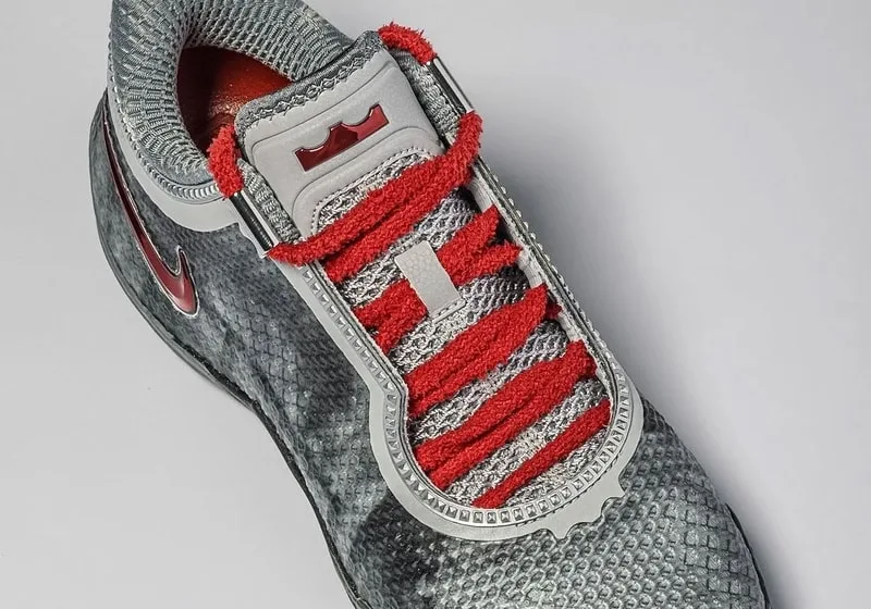 Informations sur la sortie des Nike LeBron 24 « Storm Drain », en référence au costume d’Halloween de LeBron James en Pennywise
