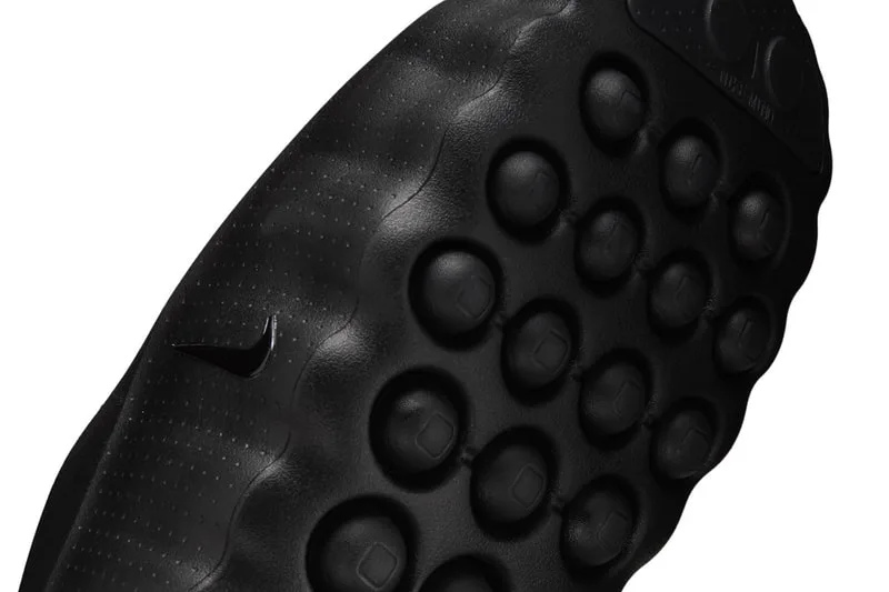 nike-mind-001-retour-au-noir-integral/carousel-7.jpg