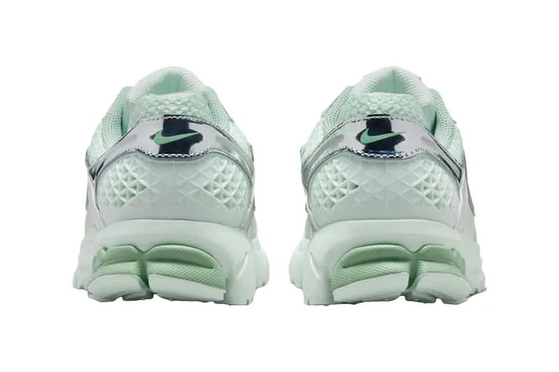 nike-presente-la-zoom-vomero-5-dans-une-version-barely-green/carousel-4.jpg