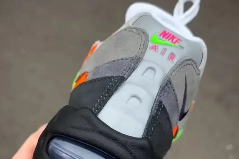 nike-reinvente-lair-max-95-avec-une-version-tissee-multicolor/carousel-4.jpg