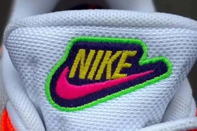 nike-reinvente-lair-max-95-avec-une-version-tissee-multicolor/carousel-6.jpg
