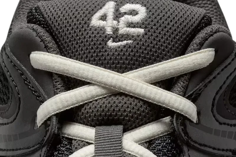 nike-rend-hommage-a-jackie-robinson-avec-une-v5-rnr-speciale/carousel-6.jpg