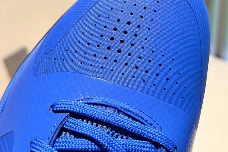 nike-rend-hommage-a-los-angeles-avec-la-kobe-5-protro-dodgers/carousel-9.jpg