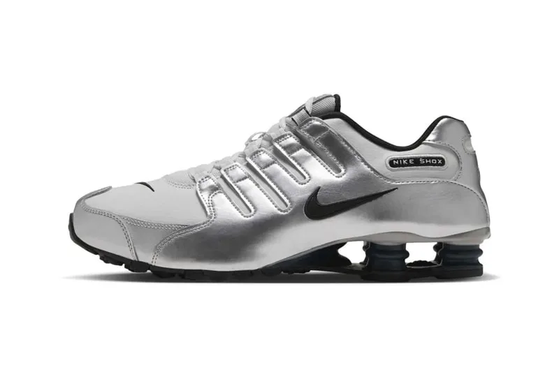 Images officielles de la Nike Shox NZ Photon Dust, Metallic Silver, Classic Charcoal et Black IU7506-002