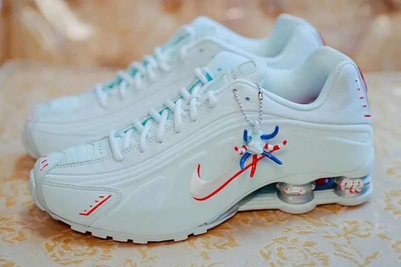nike-shox-r4-puerto-rico-heritage-et-innovation/carousel-1.jpg