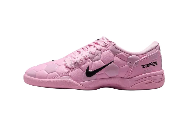 nike-total-90-iii-pink-rise-un-hommage-au-football/carousel-2.jpg