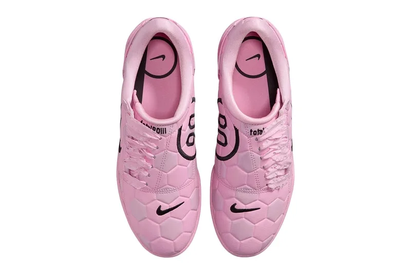 nike-total-90-iii-pink-rise-un-hommage-au-football/carousel-4.jpg