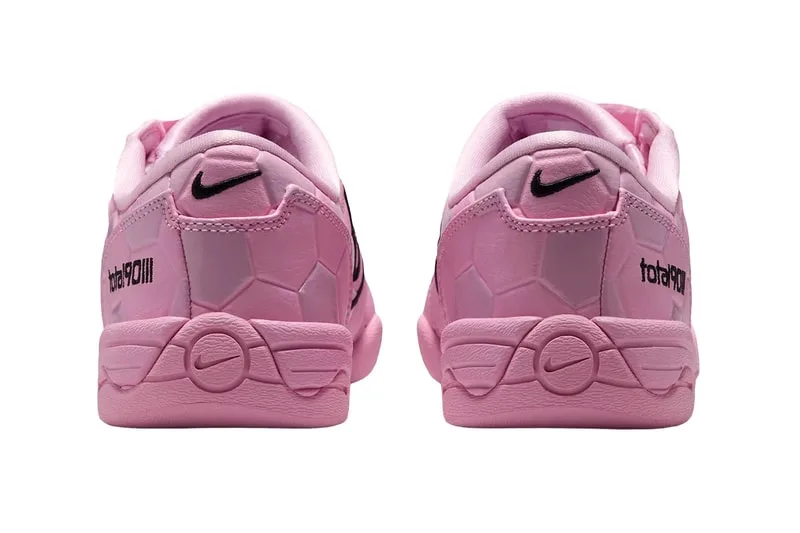 nike-total-90-iii-pink-rise-un-hommage-au-football/carousel-5.jpg
