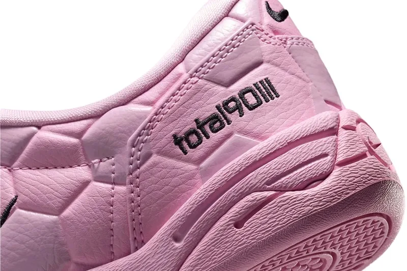 nike-total-90-iii-pink-rise-un-hommage-au-football/carousel-8.jpg