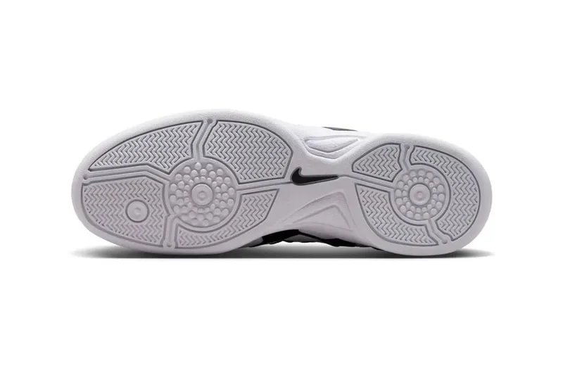 nike-total-90-une-esthetique-epuree-et-fonctionnelle/carousel-6.jpg