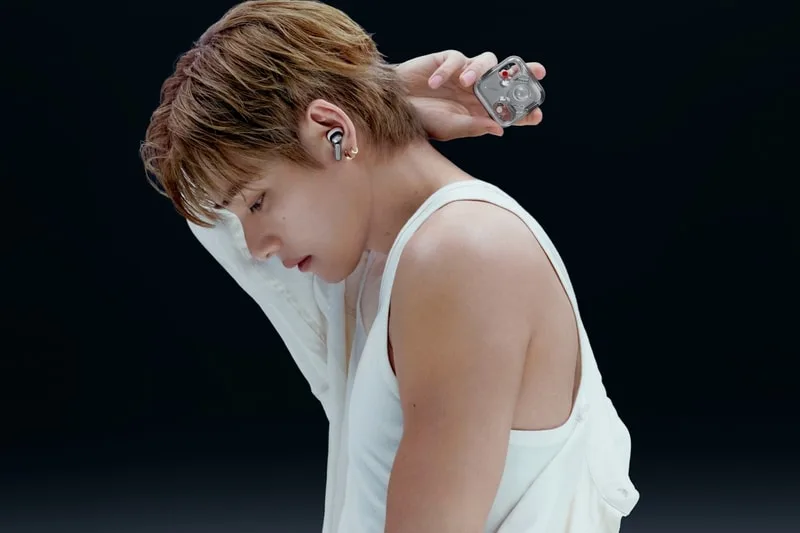 nothing-x-v-de-bts-une-collaboration-innovante/carousel-4.jpg