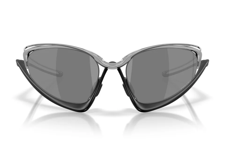 oakley-future-genesis-la-tempete-continue/carousel-1.jpg
