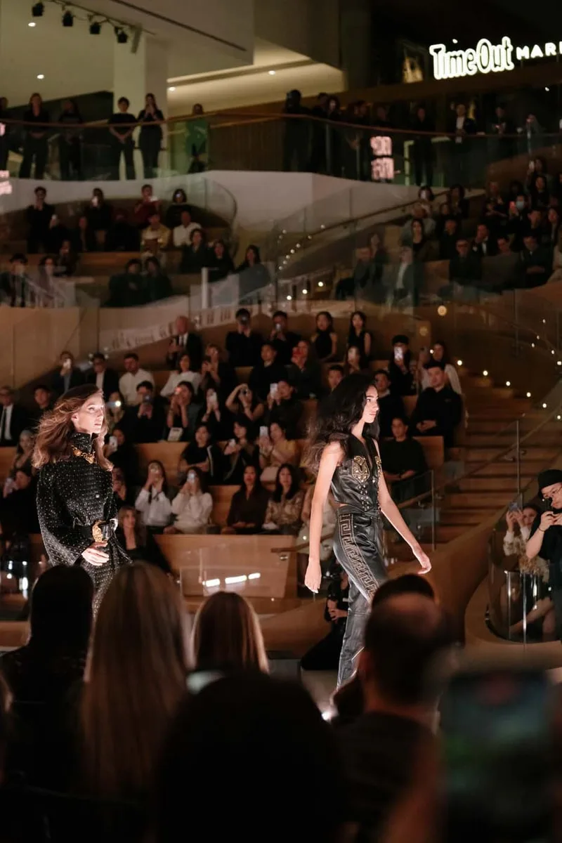 Oakridge Park : défilé « The Front Row, Fashion Through the Ages » avec John Legend