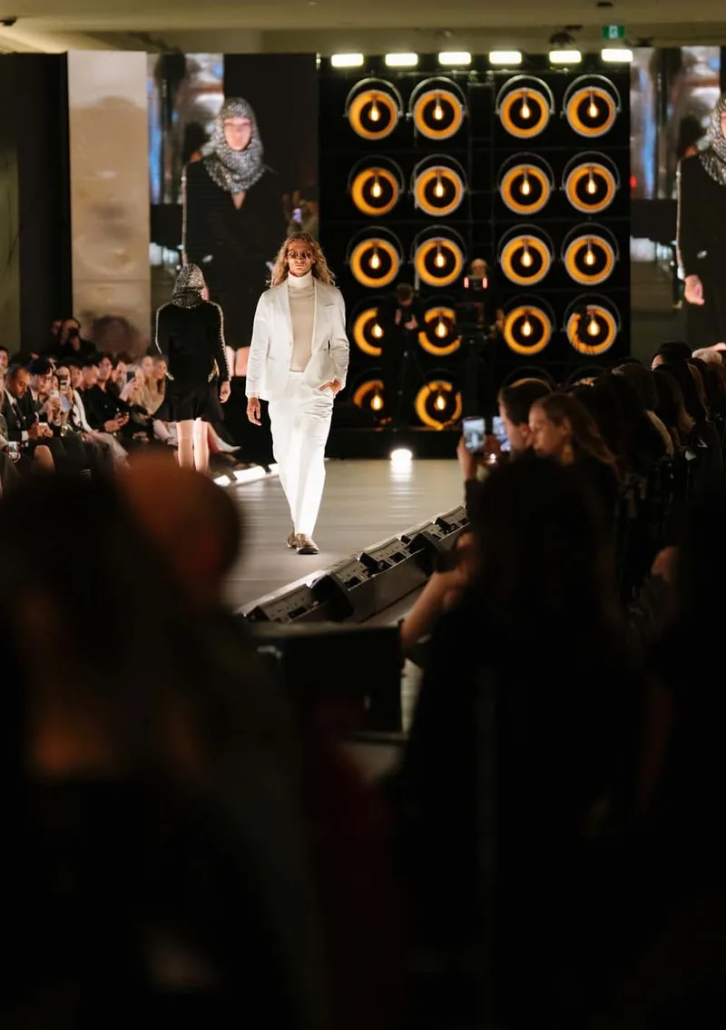Oakridge Park : défilé « The Front Row, Fashion Through the Ages » avec John Legend