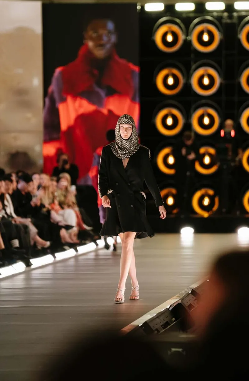 Oakridge Park : défilé « The Front Row, Fashion Through the Ages » avec John Legend