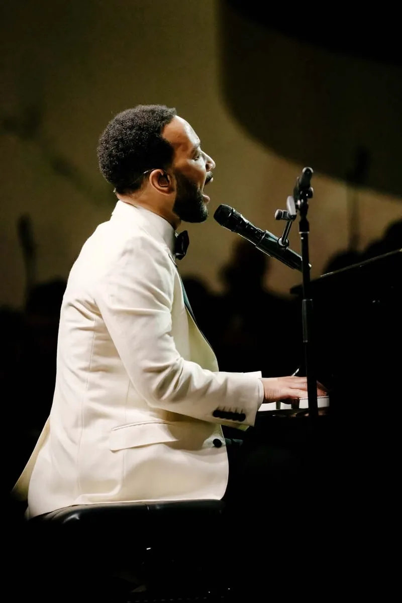 Oakridge Park : défilé « The Front Row, Fashion Through the Ages » avec John Legend