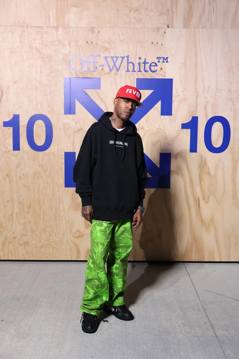 off-white-lexpo-10x10-illumine-milan/carousel-1.jpg