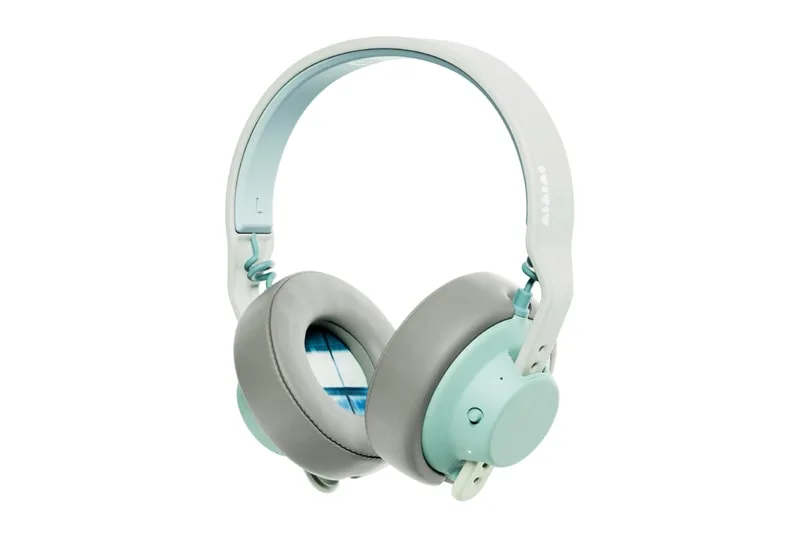 oklou-x-aiaiai-deux-casques-pour-des-ecoutes-distinctes/carousel-5.jpg