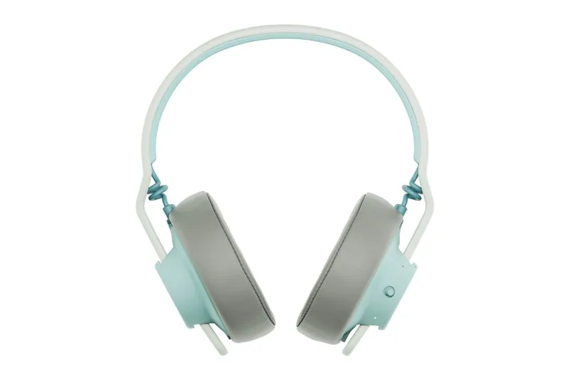 oklou-x-aiaiai-deux-casques-pour-des-ecoutes-distinctes/carousel-7.jpg