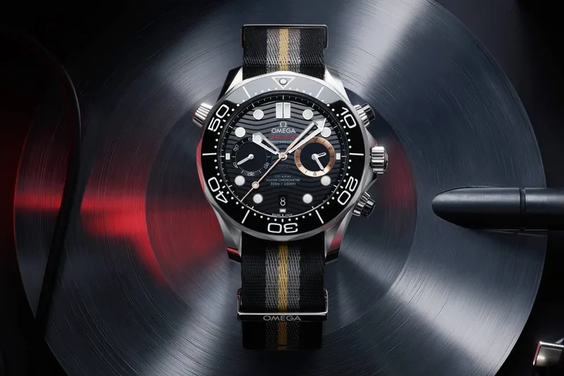 omega-seamaster-300m-lhommage-a-bond/carousel-1.jpg