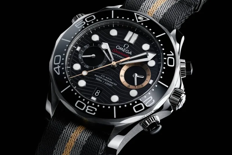 omega-seamaster-300m-lhommage-a-bond/carousel-2.jpg