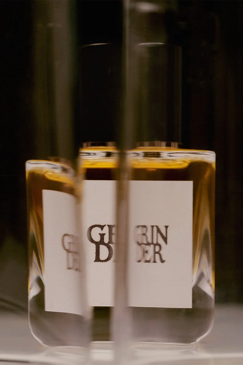 over-soon-lart-du-parfum-en-edition-limitee/carousel-4.jpg