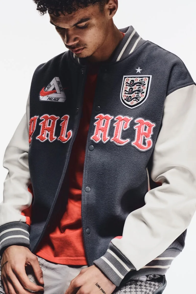 palace-x-nike-collection-three-lions-devoilee/carousel-1.jpg