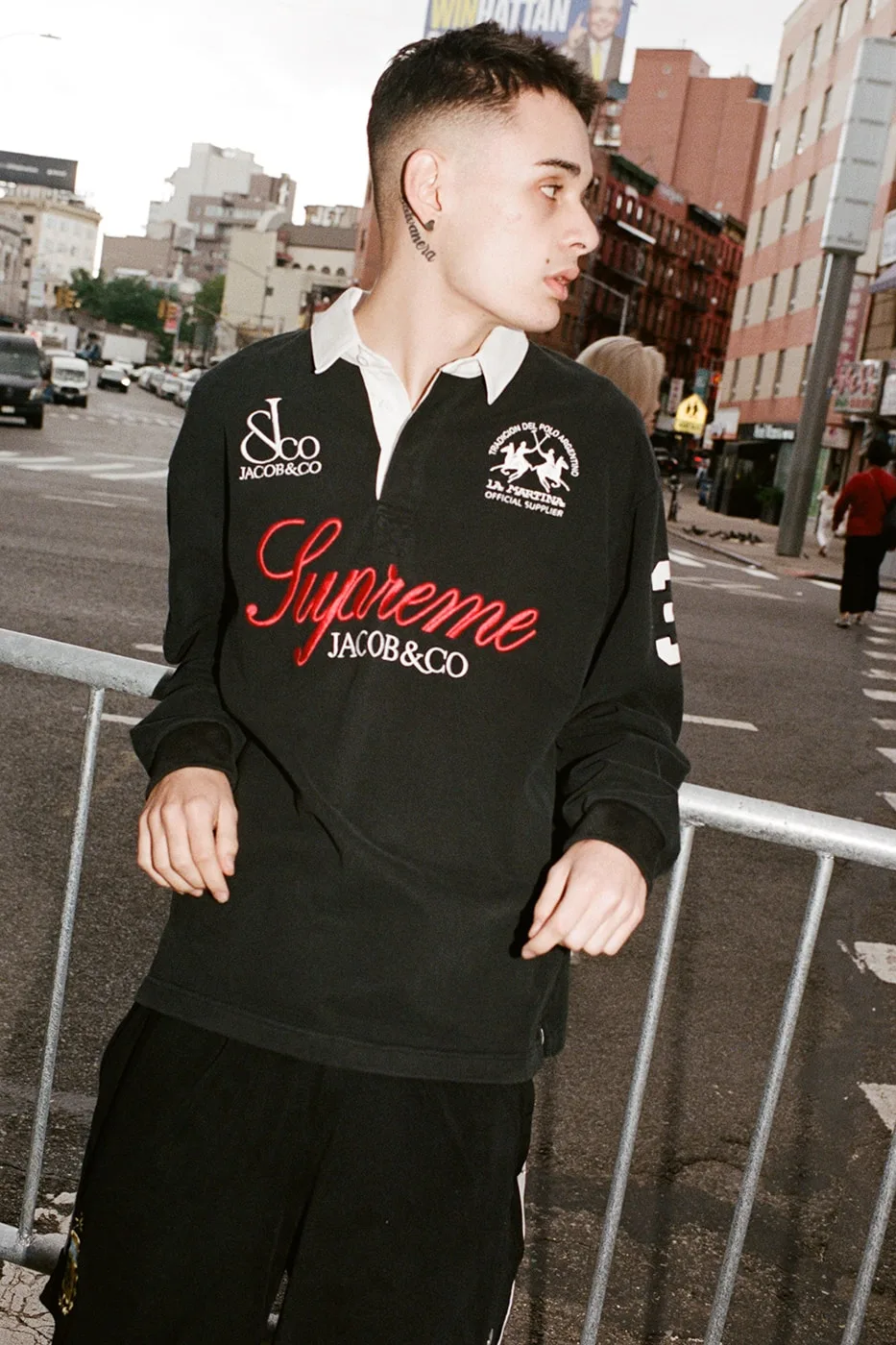 palace-x-nike-la-collection-three-lions-devoilee/carousel-3.jpg