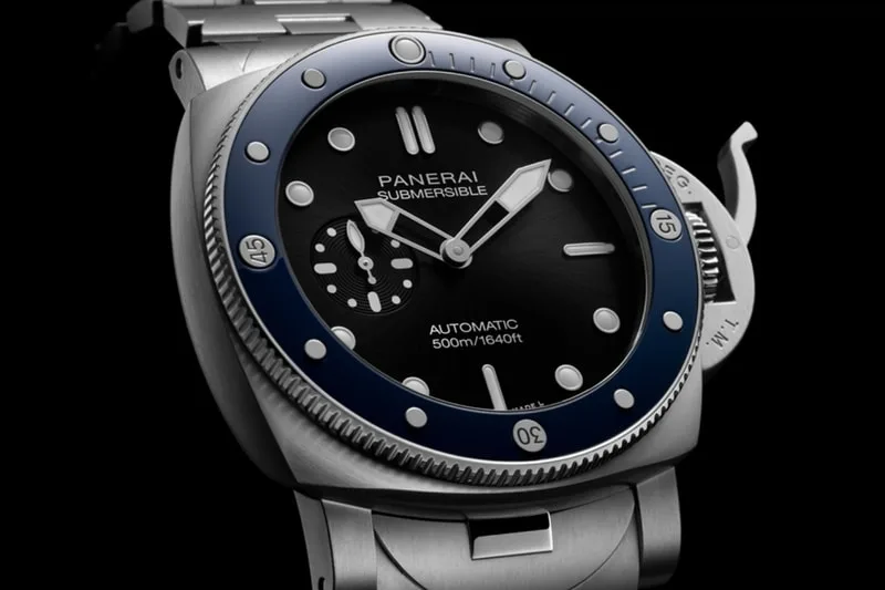 panerai-submersible-pam01756-retour-au-cadran-epure/carousel-4.jpg