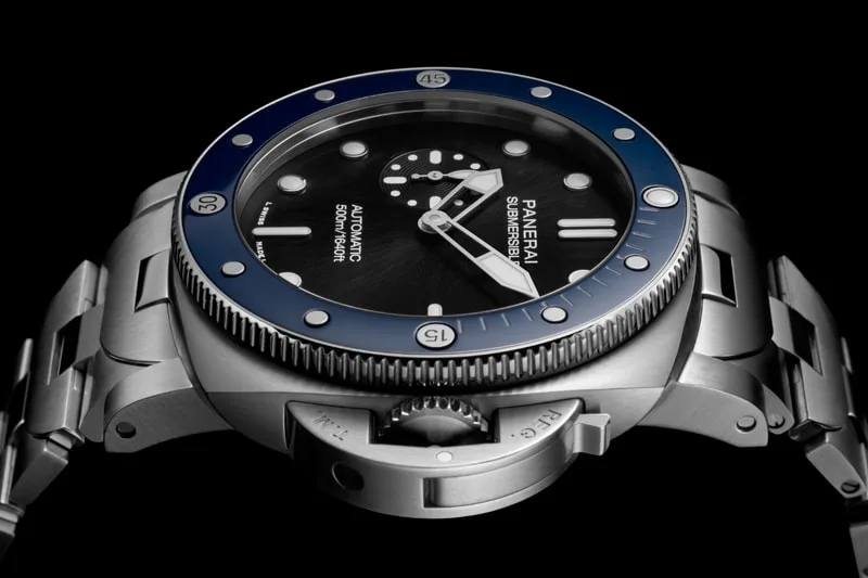 panerai-submersible-pam01756-retour-au-cadran-epure/carousel-6.jpg