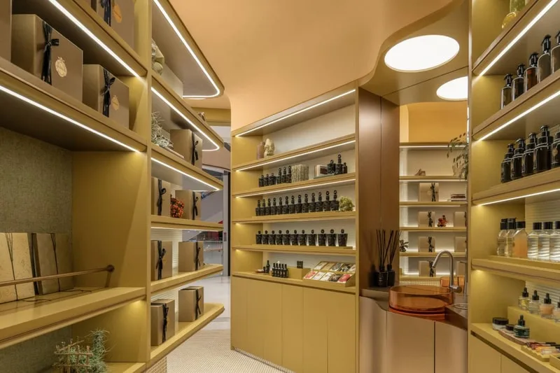 Intérieur de la boutique sensorielle PAÑPURI « Lush Reminiscence » à Hysan Place, Hong Kong
