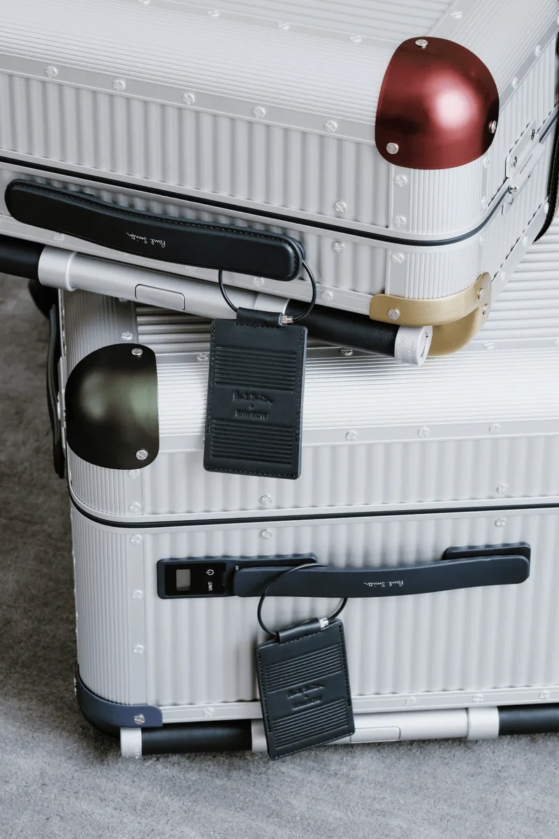 paul-smith-x-rawrow-une-deuxieme-collection-de-bagages/carousel-5.png