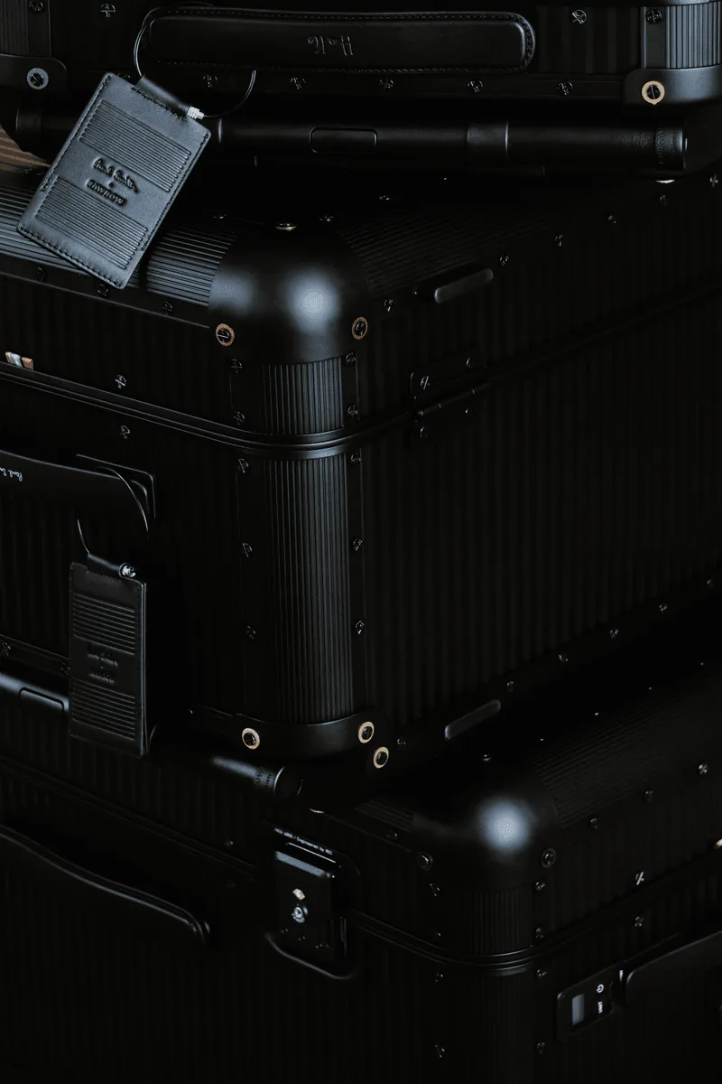 paul-smith-x-rawrow-une-deuxieme-collection-de-bagages/carousel-8.png