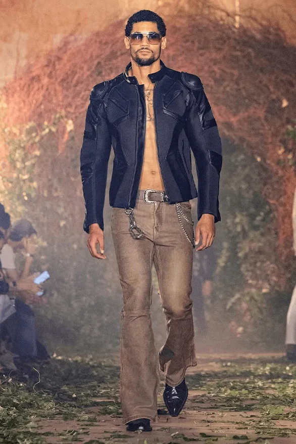 paz-un-mystere-revele-a-la-fashion-week-de-paris/carousel-10.png