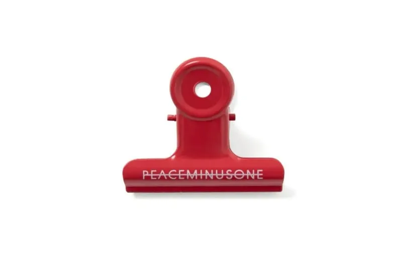 peaceminusone-x-verdy-une-casquette-audacieuse/carousel-4.jpg