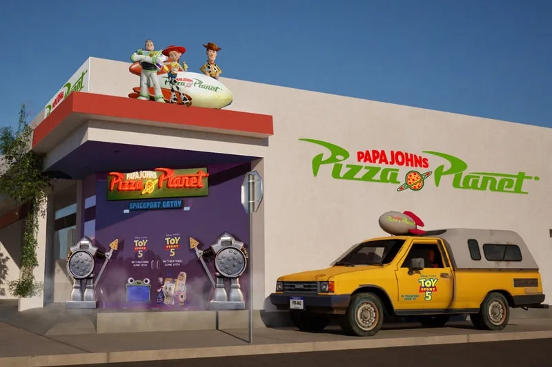 pizza-planet-papa-johns-recree-la-pizzeria-culte/carousel-1.jpg