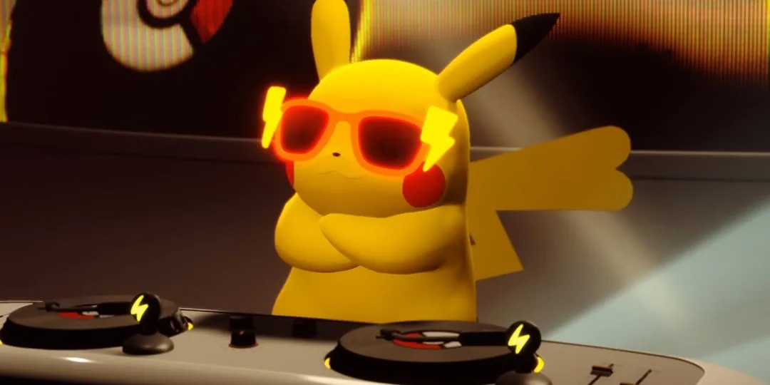 Pikachu DJ portant des lunettes de soleil flashy devant des platines.