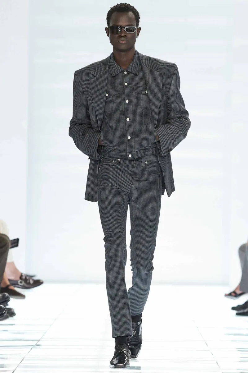prada-ss27-la-revolution-skinny-fit-avec-clarity/carousel-12.jpg