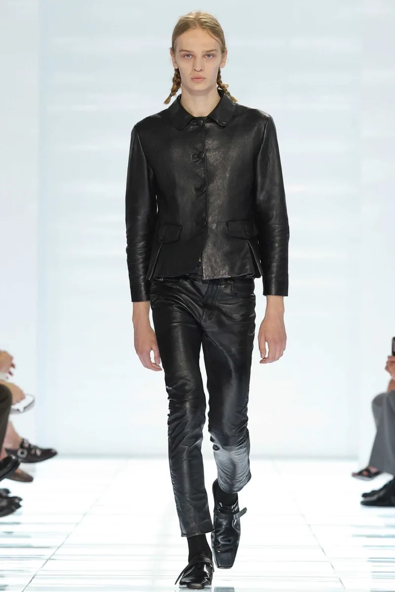 prada-ss27-la-revolution-skinny-fit-avec-clarity/carousel-2.jpg