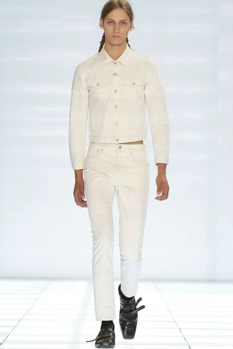prada-ss27-la-revolution-skinny-fit-avec-clarity/carousel-4.jpg